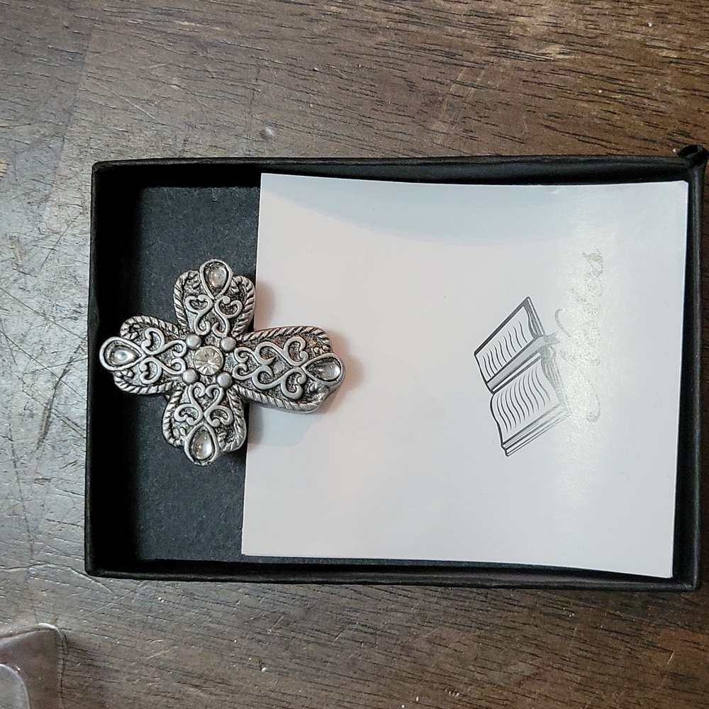 40 Magnetic Cross Favors perfect for a baptism, communion or conformation